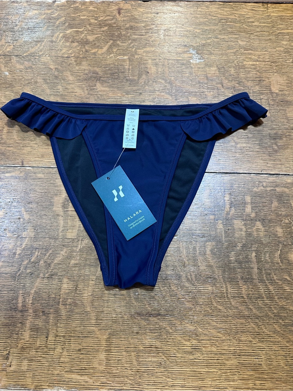 HALARA black‎ NWT sz Medium Ruffle Bikini Bottom